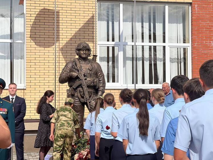 В Северной Осетии открыли памятник Герою России Марату Тибилову