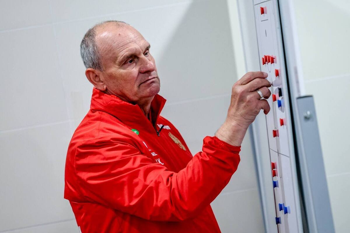 Тренер вратарей национальной команды детально разобрал каждого голкипера