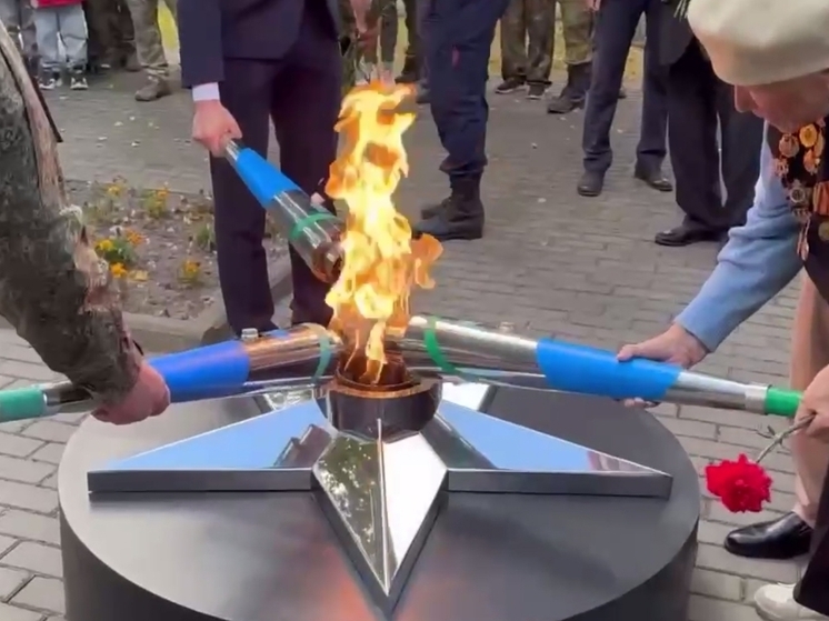 В Букани под Людиново зажгли Вечный огонь