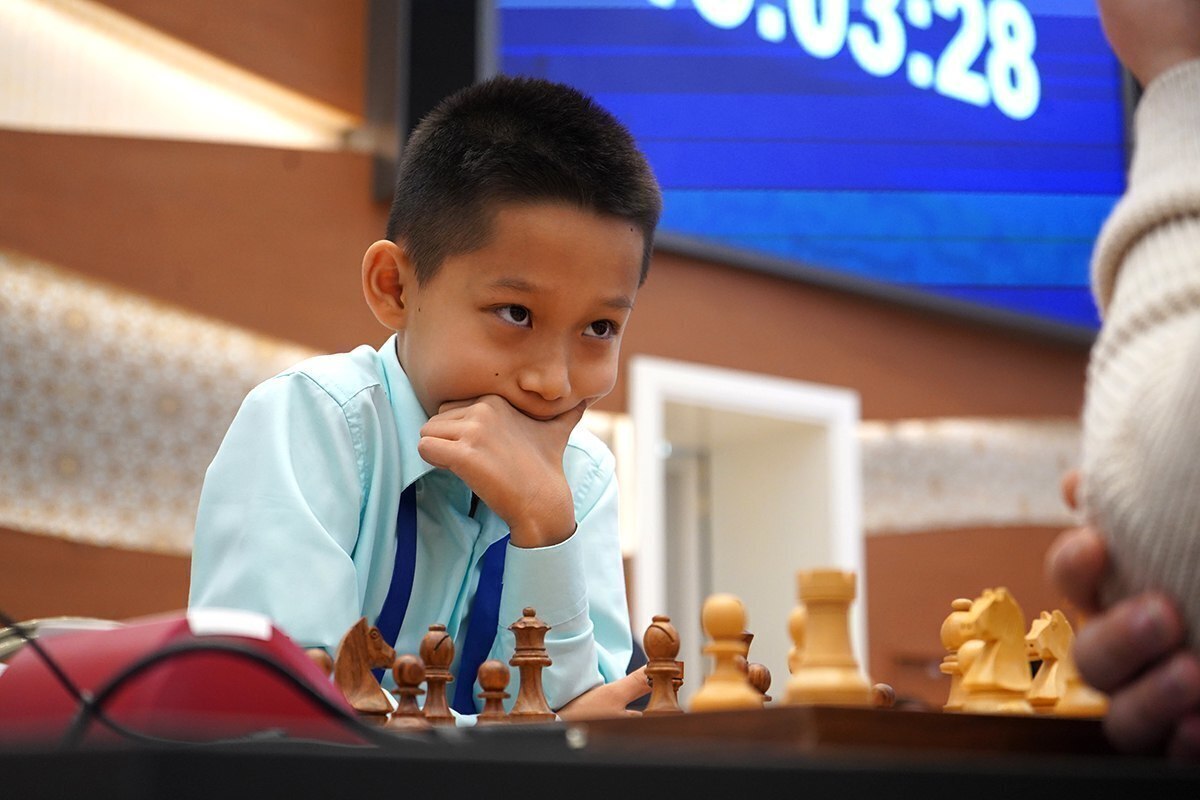 Десятилетний шахматист Шогджиев получил сертификат Книги рекордов России