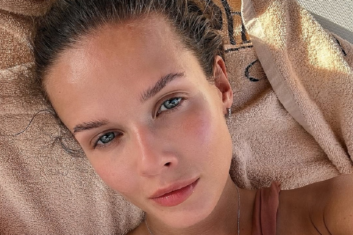 Гимнастка прошлась модельной походкой