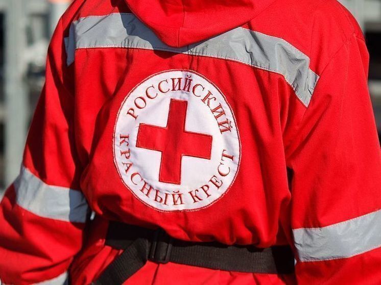 В Курске волонтеры Красного Креста продолжают раздавать одежду нуждающимся