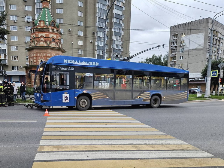 В центре Йошкар-Олы троллейбус наехал на девятилетнего велосипедиста