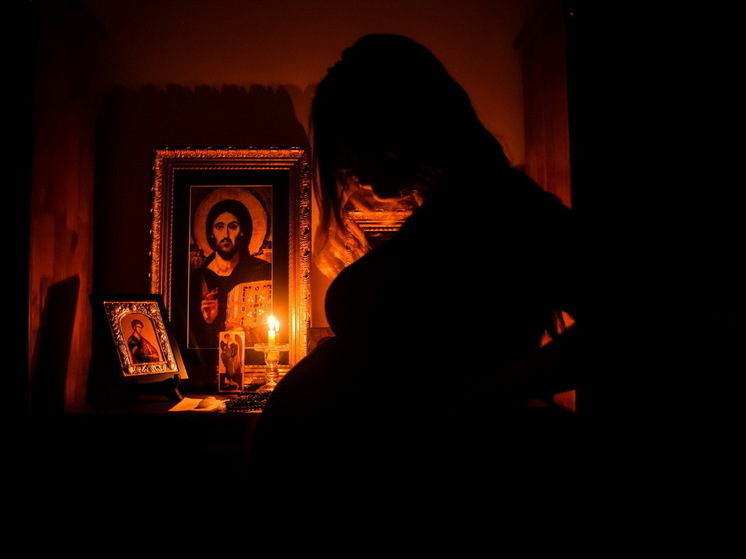 Священники объяснили, что надо делать, если во сне покойник зовет с собой