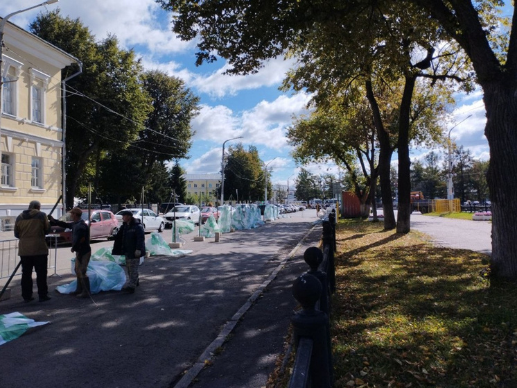 В Костроме начались работы по благоустройству Ботниковского сквера