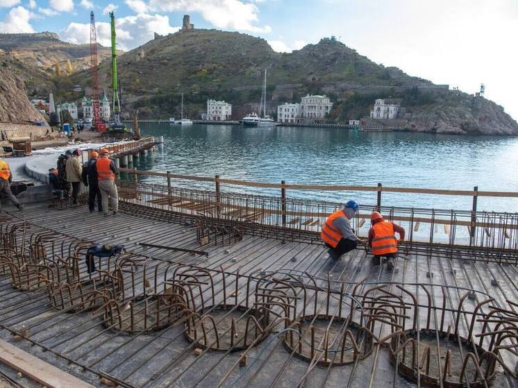 Хуснуллин ознакомился с ходом реконструкции яхтенной марины в Балаклаве