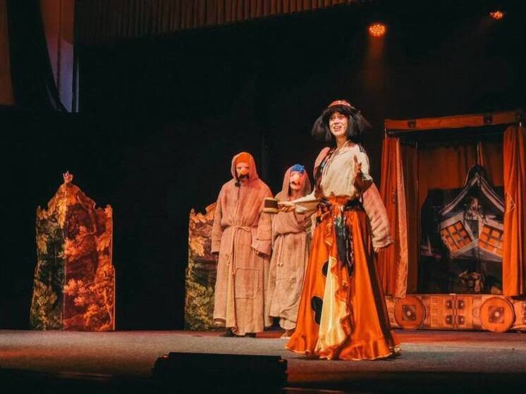 В Мариуполе проходят театральные постановки с артистами из Петербурга