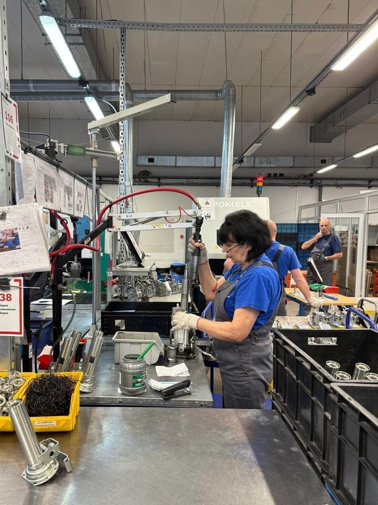 Калужский градоначальник побывал на «Автоэлектронике»