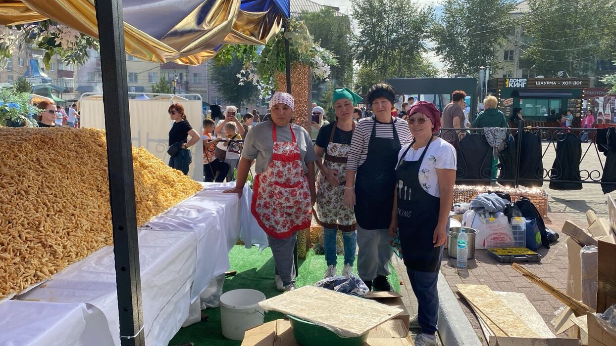 Дополнительное фото чак-чака на столе