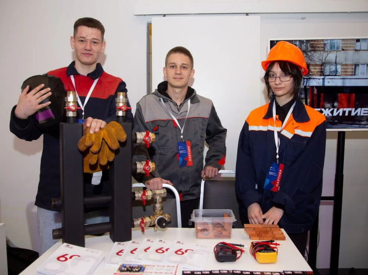 Более 7000 подростков устроились на работу летом