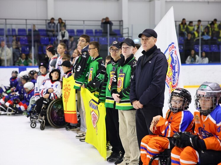 В Чебоксарах стартовал Межрегиональный турнир по адаптивному хоккею