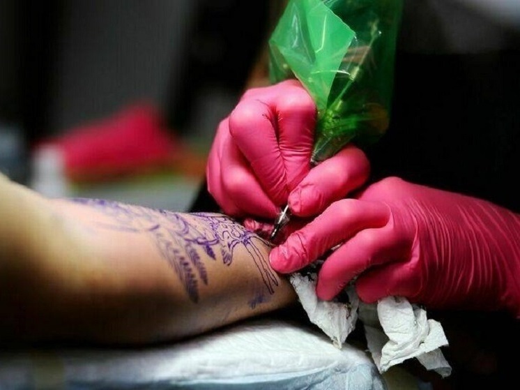 Татуировки до 18 лет предлагают запретить нижегородские парламентарии