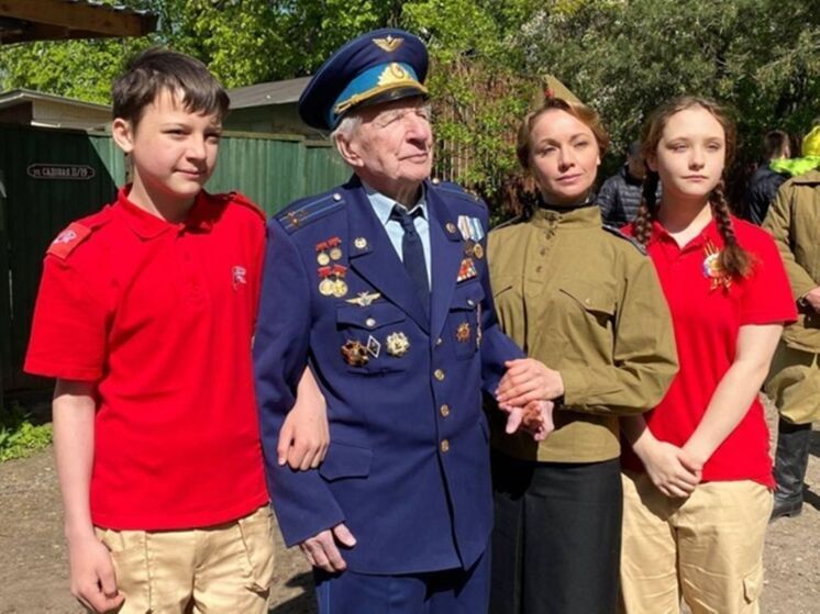 Столетний юбилей отметил военный летчик-штурман из Королева Виктор Абрамычев