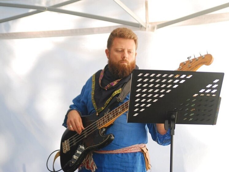 Врач Псковского госпиталя играет в фолк-рок группе «Вольный Ветер»