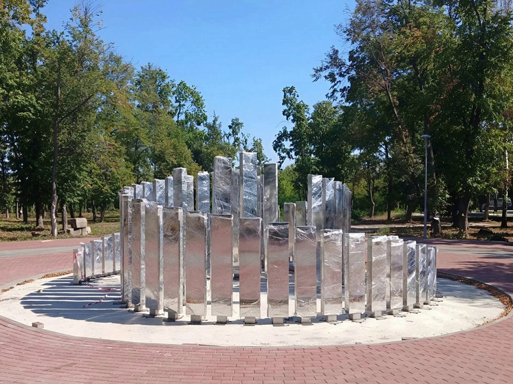 Летний парк в Волновахе превращается в яркий символ дружбы Ямала и Донбасса