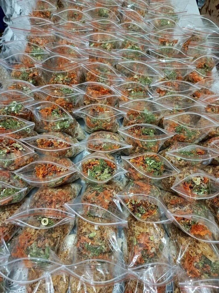 В Пскове волонтёры готовят домашние блюда для военных