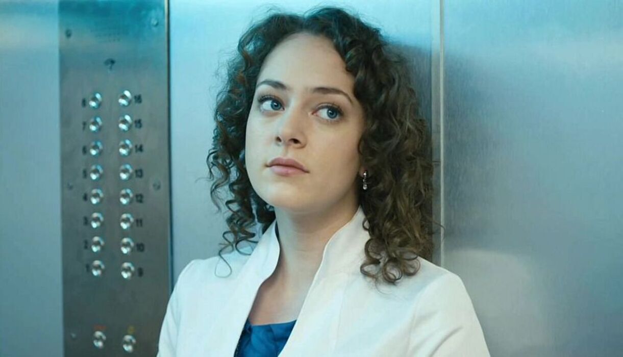 Аглая Тарасова, кадр из сериала «Интерны»