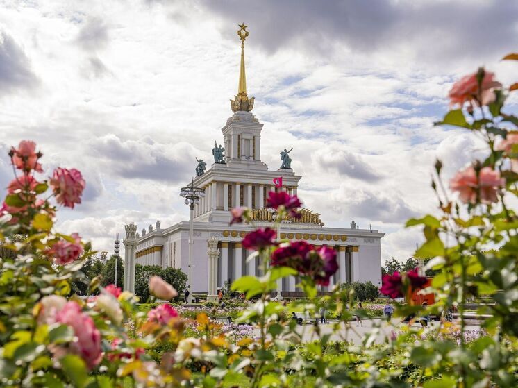 Собянин и Любимова открыли уникальную выставку Русского музея на ВДНХ
