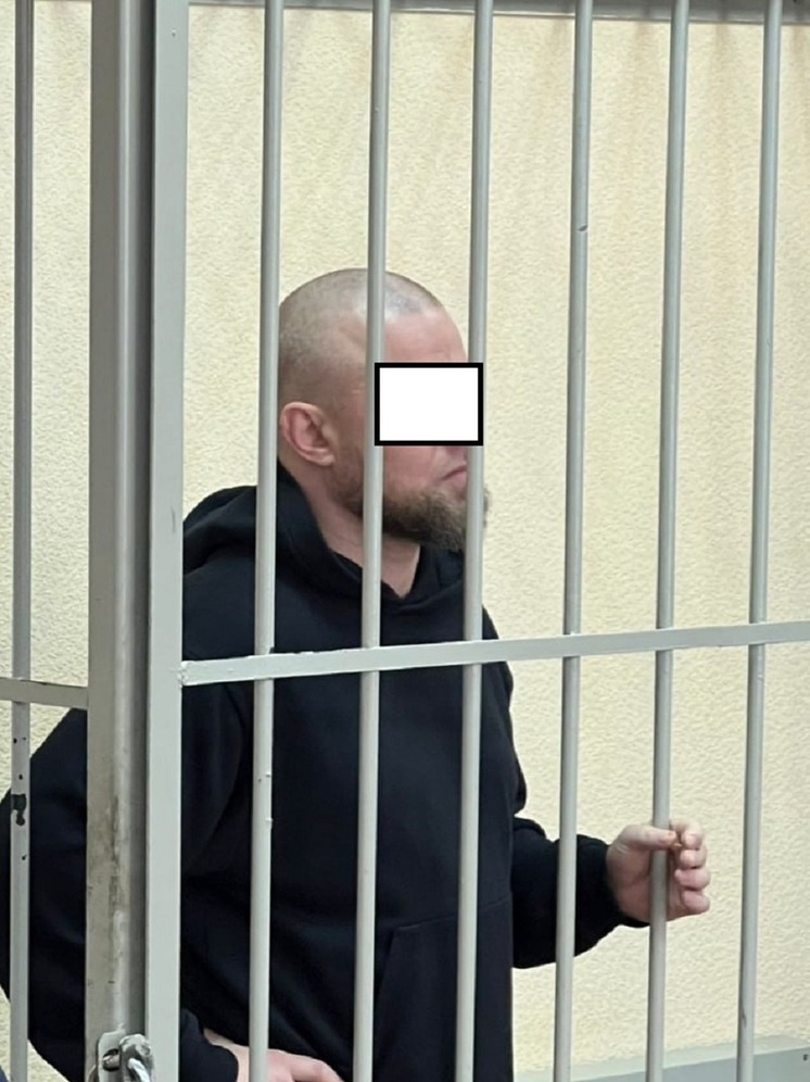 Оставили под стражей обвиняемого в нападении на «Манхэттен» в Екатеринбурге