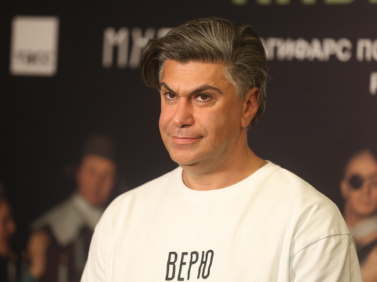 Премьер Большого театра, звезда мирового балета и глава Академии русского балета Николай Цискаридзе неожиданно вышел на драматическую сцену