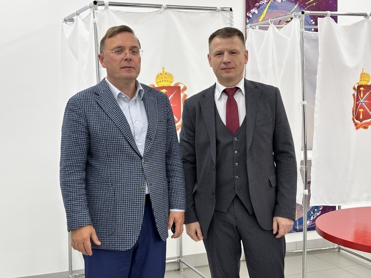 Глава тульского облизбиркома Павел Веселов проверил ход голосования курян
