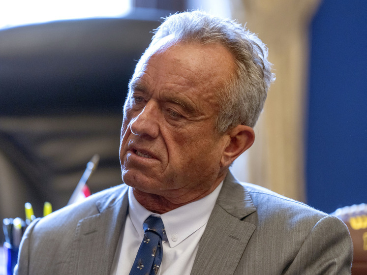 Демократ обвиняет министра здравоохранения в отрицании данных о смертности