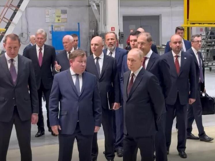 Владимир Путин посетил ПАО «ОДК-Кузнецов» в Самаре