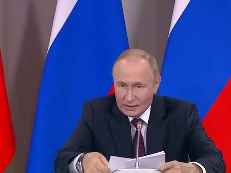 Владимир Путин провёл совещание на базе ОКБ ПАО «ОДК-Кузнецов» в Самаре