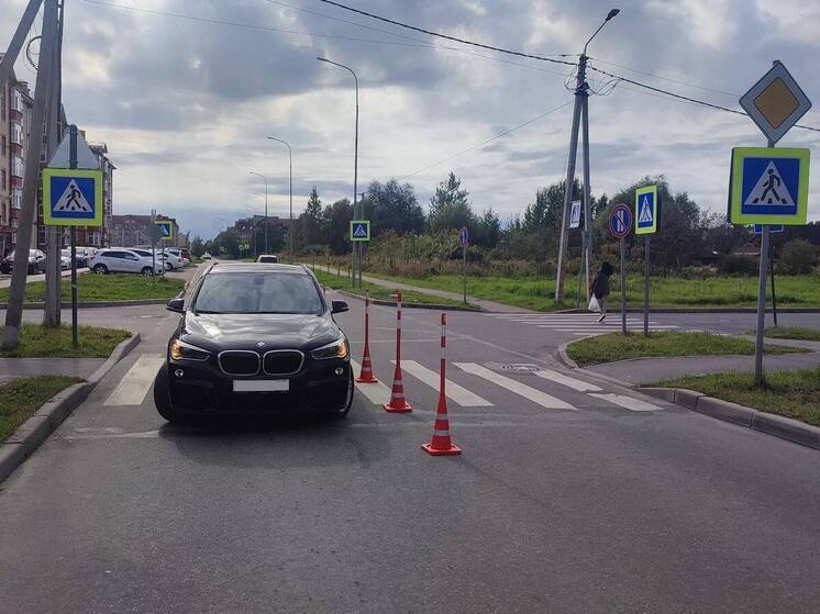 В Великом Новгороде автомобиль BMW сбил мальчика на зебре