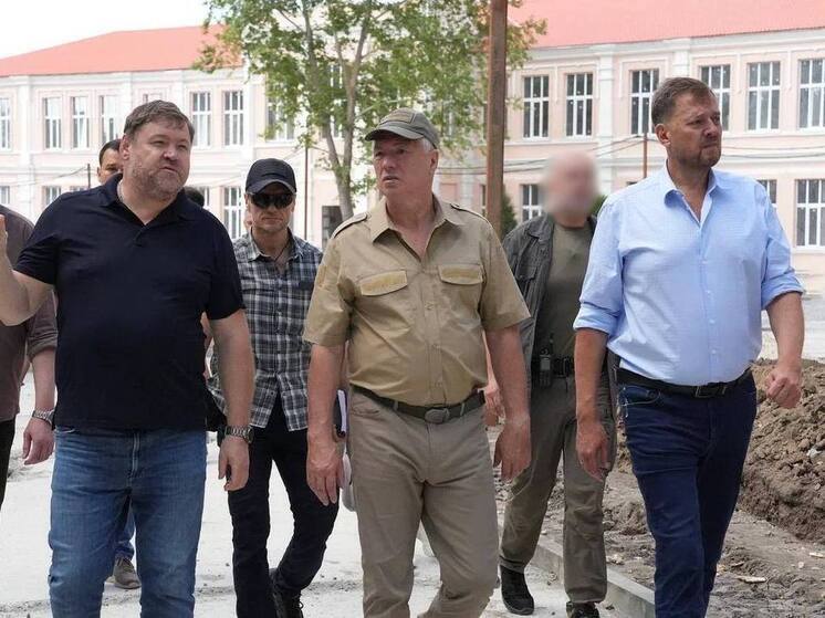 Хуснуллин проверил строительство объектов в Запорожской области