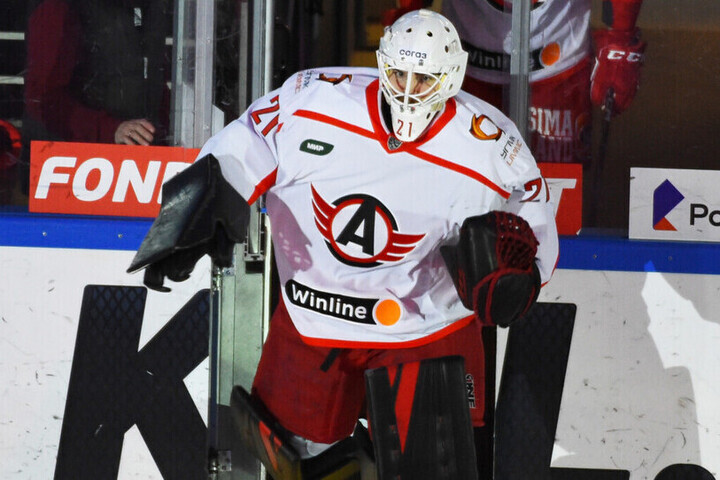 «Нью‑Джерси» подписал просмотровый контракт с вратарем Романовым