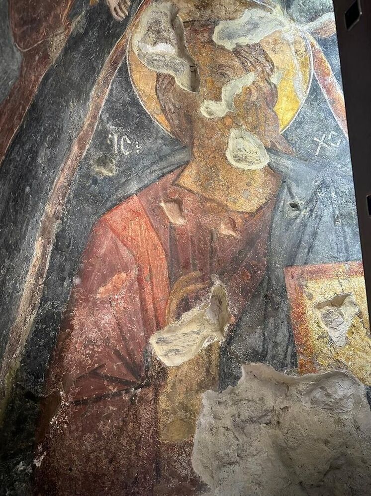 В Нузальской часовне по поручению главы Осетии спасают древние фрески