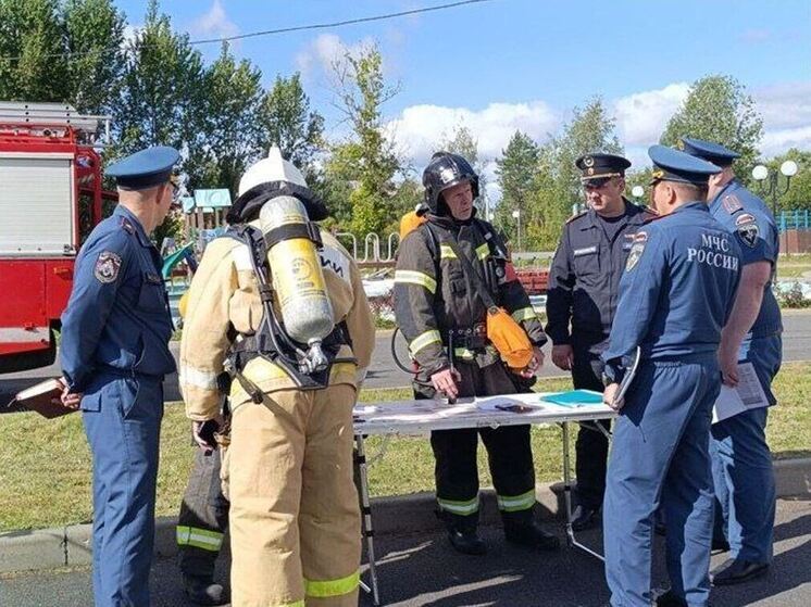 В Подпорожском районе потушили учебный пожар в культурно-досуговом комплексе
