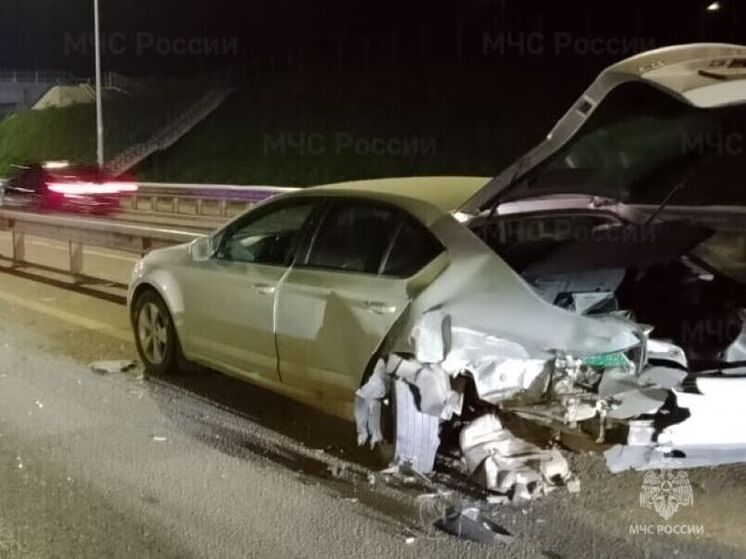 ВАЗ снёс багажник иномарке на калужской трассе