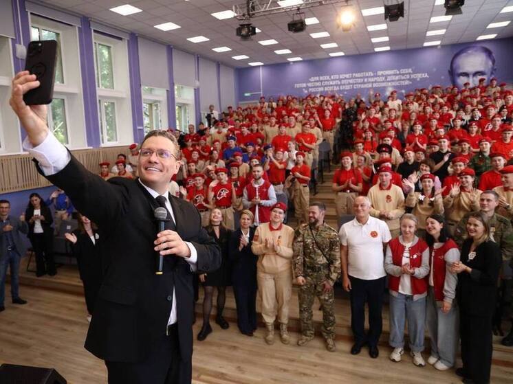 На базе вологодского Регионального центра патриотического воспитания состоялась встреча губернатора Вологодчины с активистами «Юнармии»