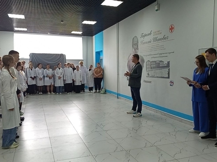 В Мурманской области появилось 11 новых муралов в школах и колледжах