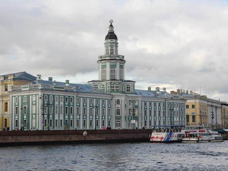 Бесплатная Кунсткамера привлекла огромное количество туристов и петербуржцев