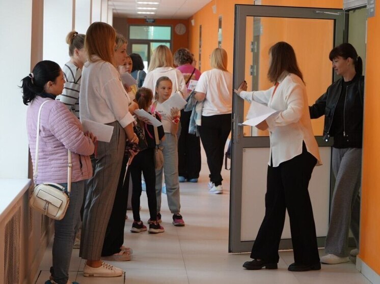 Школы Серпухова приняли почти 1000 родителей в день открытых дверей