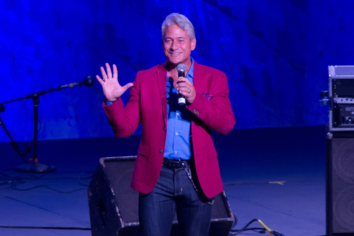 Американский четырехкратный олимпийский чемпион Грэг Луганис продал свои медали