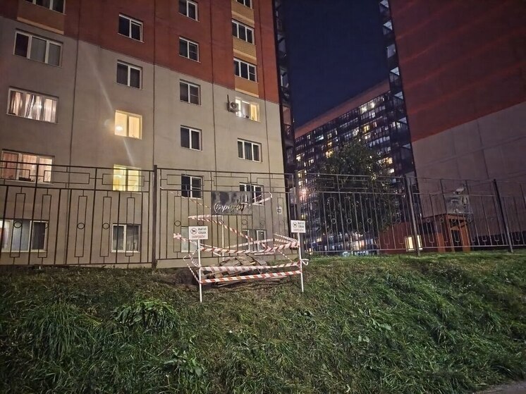 В Новосибирске опровергли слухи о подростке в яме на Мясниковой