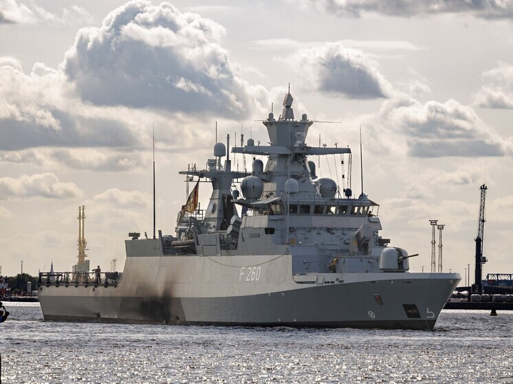 Militares chineses espionam navios australianos e canadenses no Estreito de Taiwan