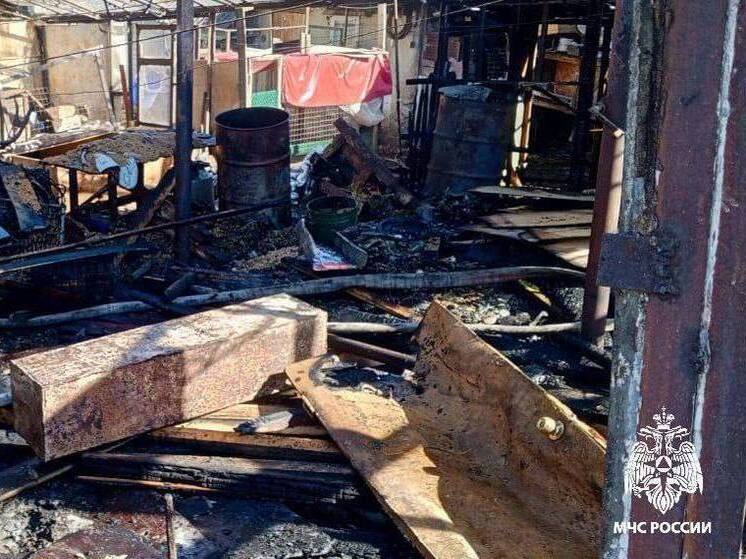Пожар в Белгородском районе: огонь повредил крышу хозпостройки в Красном Октябре