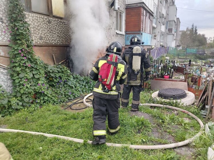 50 человек спаслись во время пожара в омской Морозовке