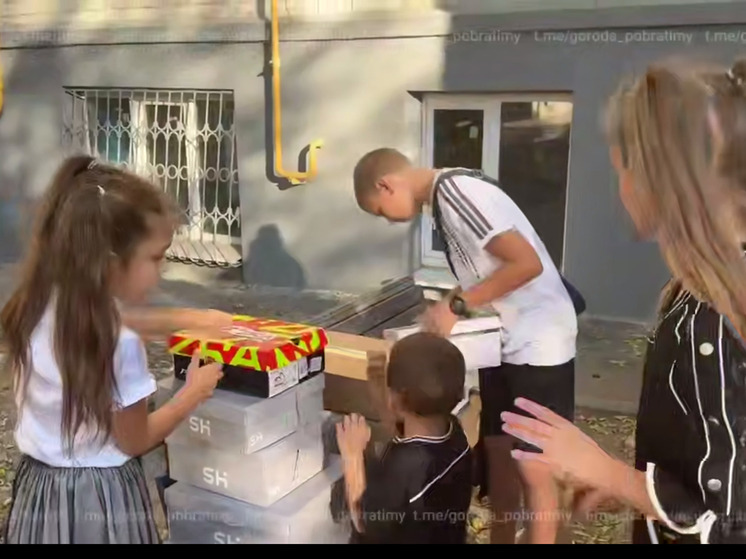 Из Санкт-Петербурга прибыла гуманитарная помощь детям Мариуполя