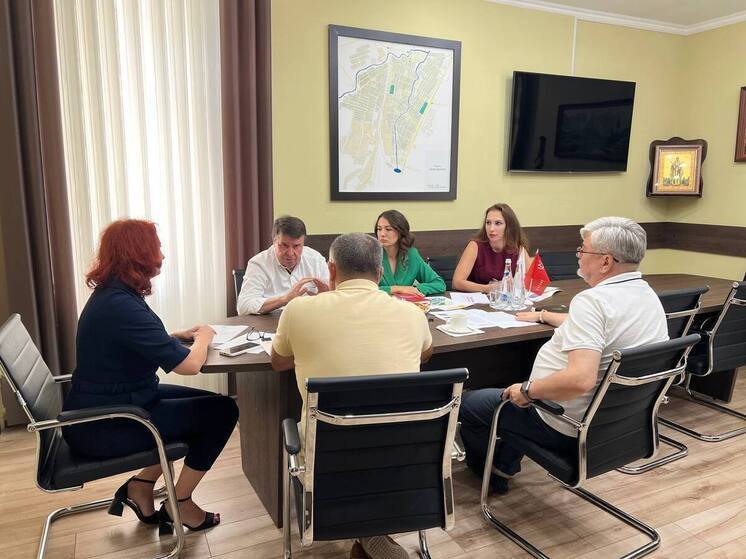 В Джанкое продолжают заменят вывески на иностранных языках