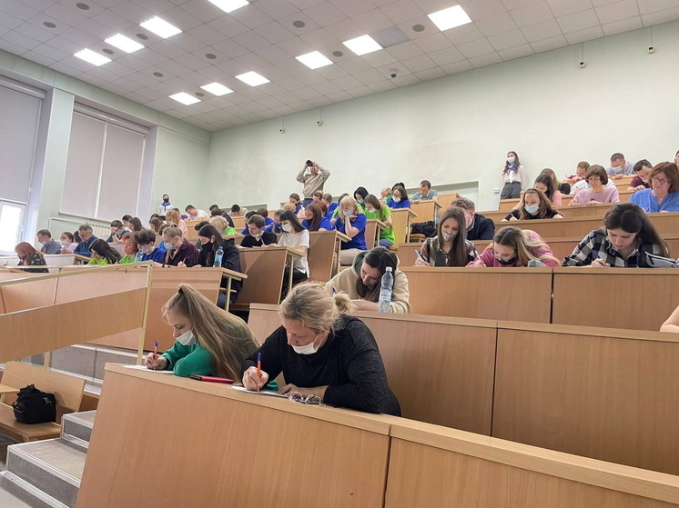 В омские колледжи и техникумы подано более 59 тысяч заявлений: какие профессии лидируют?