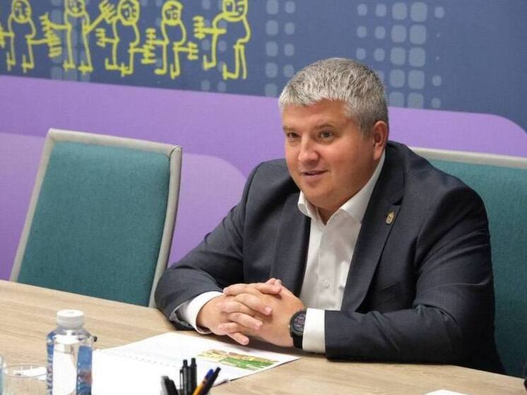 Александр Дронов решил вопрос с доступом деревяницких детей к современному спортзалу школы № 36