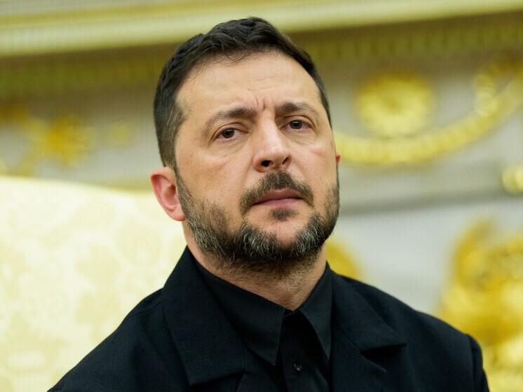 Украинский лидер Владимир Зеленский совершил критическую ошибку, отказавшись от личной встречи с российским президентом Владимиром Путиным в Москве, утверждают инсайдеры