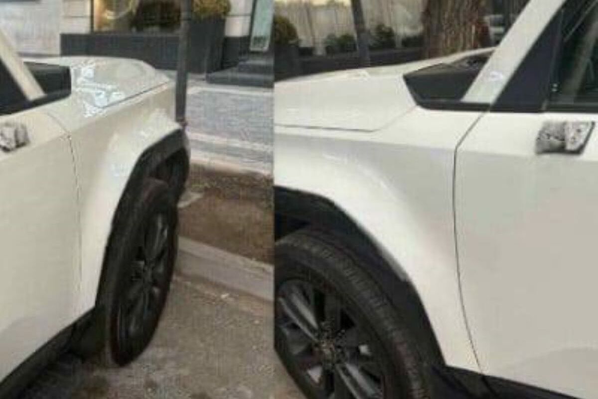 Автомобиль госминистра Арцаха разгромили после митинга