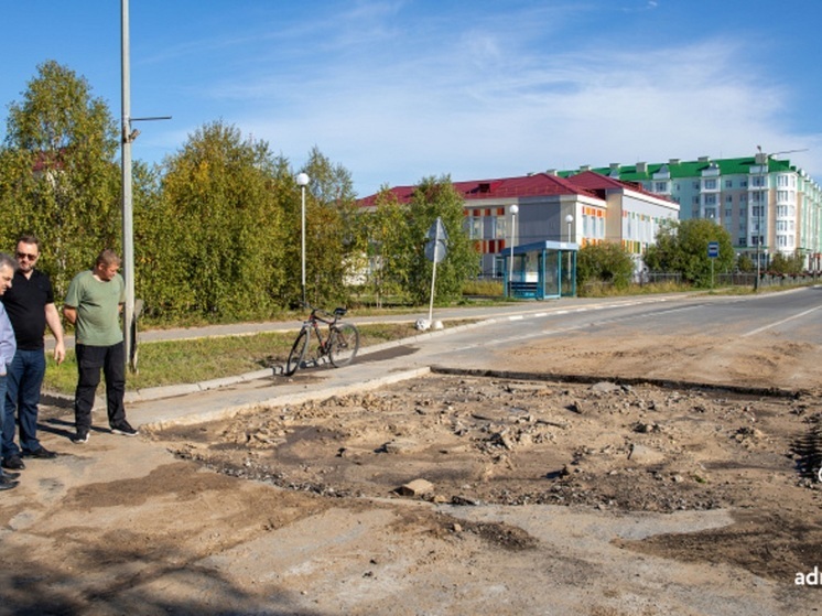 Дорожной впадиной занялись на Ленина в Нарьян-Маре